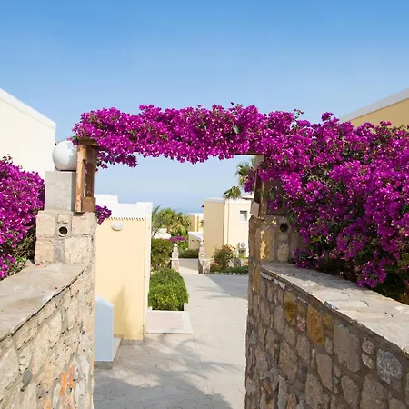 Kouros Palace Hotel 5*