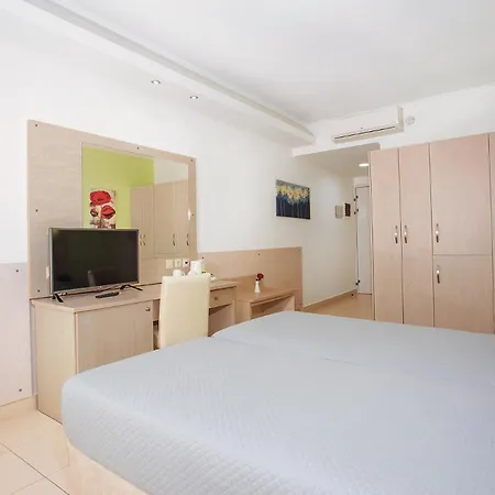 Kouros Palace Hotel 5*