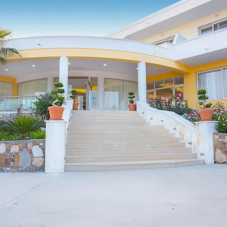 Kouros Palace Hotel 5*